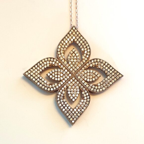 Sparkling 925 Sterling Silver with CZ Four-Leaf Clover Lucky Pendant Necklace - Picture 4 of 13